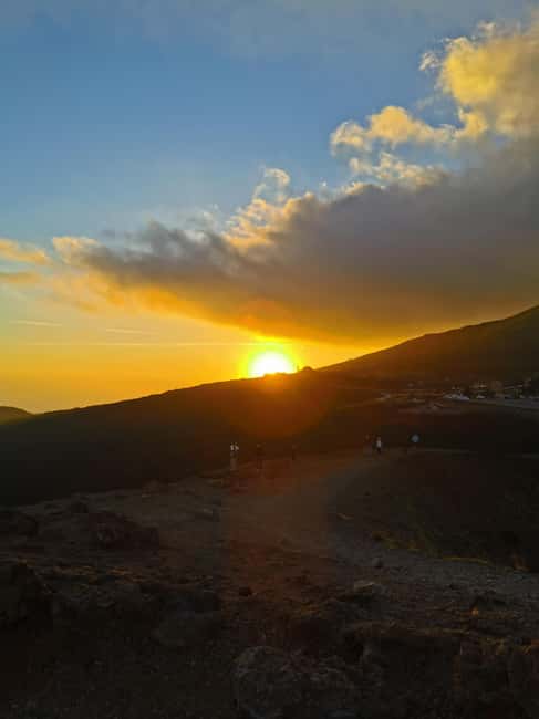 Catania: Mount Etna Sunset Trekking with Wine Tasting - Etna at golden hour: why this sunset trek feels different
