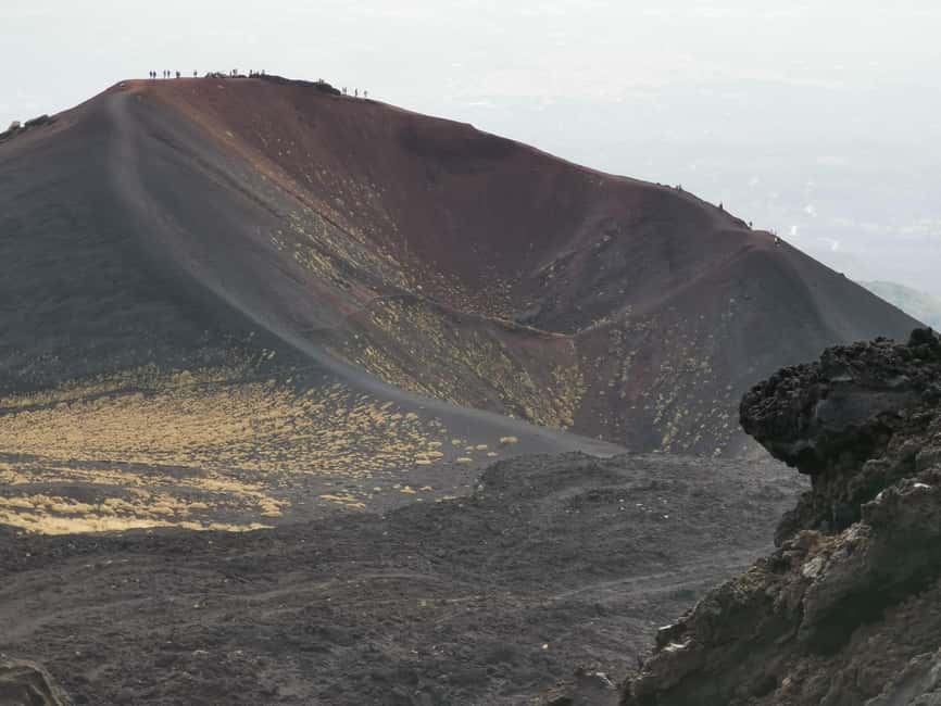 Catania: Mount Etna Sunset Trekking with Wine Tasting - From McDonald’s to off-road Etna tracks: logistics that set the tone