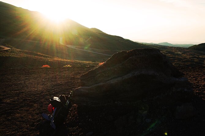Catania: Mt. Etna sunset&wine experience - Spotting the smoking craters and the Ionian Sea at altitude