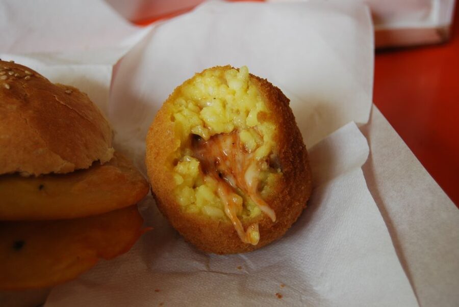 Catania: Private Tour with Arancino Tasting - Arancino tasting: how to eat it the right way