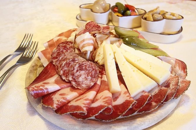 Catania Private Walking Tour with "Arancino and Cannolo" Tasting - Private Guide Details That Change the Feel of the Day