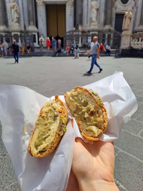 Catania: Street Food Guided Walking Tour - The Final Stops: Cipollina, Cartocciata, Cannoli, and Granita