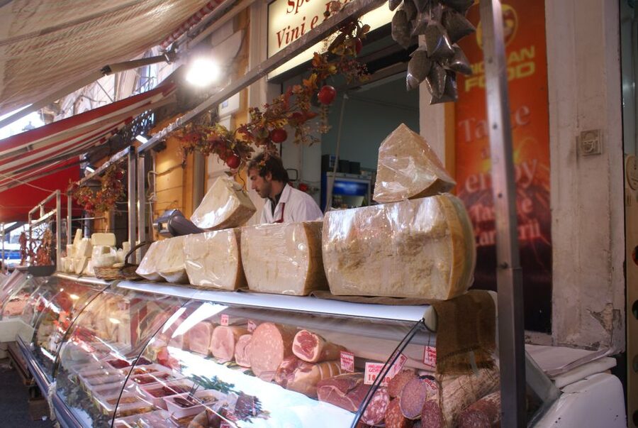 Catania Street Food Tour - Port area finale: grilled horse-meat meatballs plus sweet classics