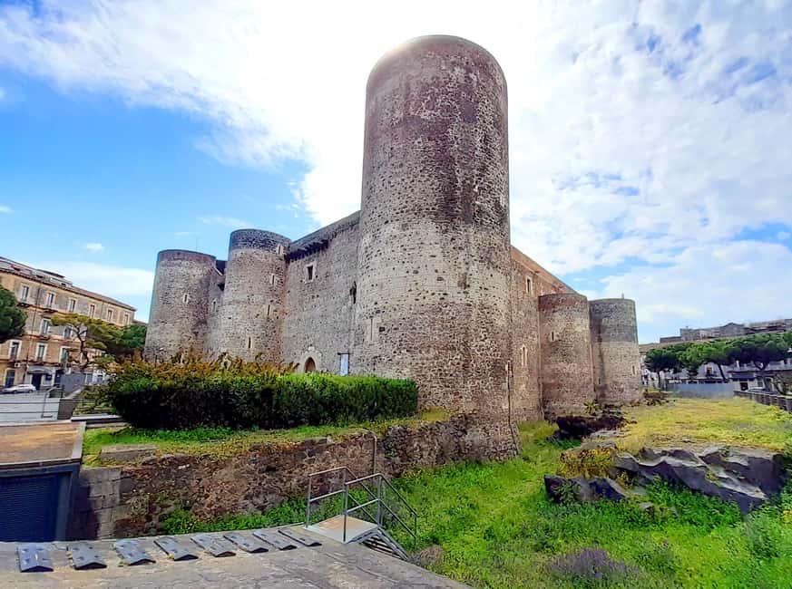 Catania: walking tour with tasting - The Walk Itself: Pace, Timing, and What to Bring