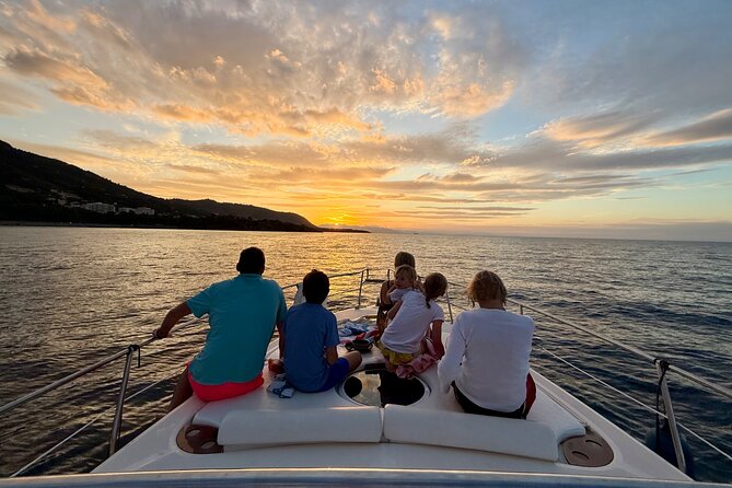Cefalù: Private Mini Yacht Tour with Aperitif and Snorkeling - Spiaggia della Vecchia Marina: sandy, close to the old town