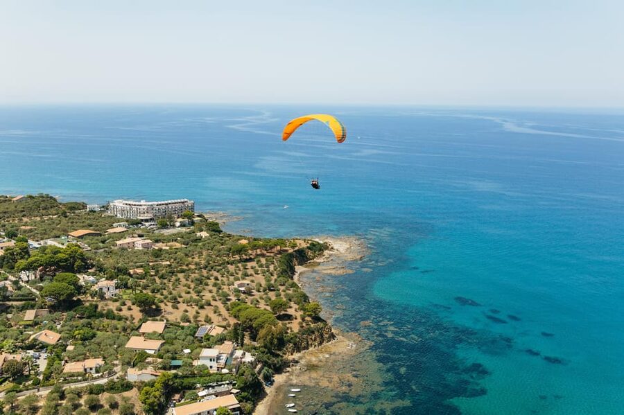 Cefalù: Tandem Paragliding Flight and GoPro13 Video - Quick Tips So You Enjoy It More (Especially If You’re Nervous)