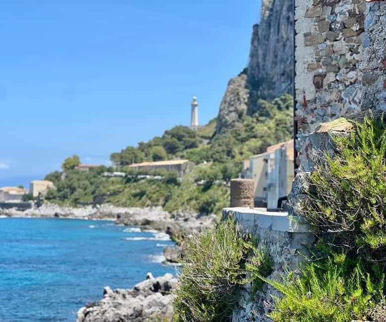 Cefalù: Walking Tour & Authentic Sicilian Aperitivo - Porta Pescara and the Medieval Laundry: the town’s everyday “infrastructure”