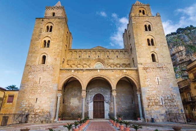 Cefalù Walking Tour with Audio and Written Guide by a Local - How the digital guide works (and what can slow you down)