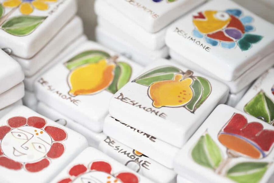 Ceramic workshop in Catania with a local expert - Decorating your own tile: color plus Sicilian style