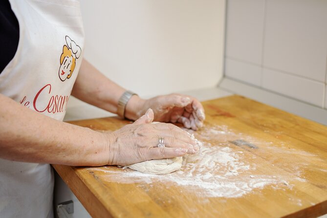 Cesarine: Small group Pasta and Tiramisu class in Siracusa - Maria Rita’s and Silvia’s hosts-style: teaching that clicks