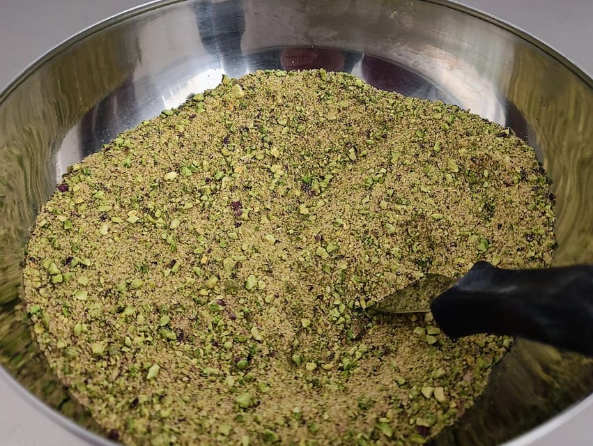 Chocolatier for a day: raw bean to bar chocolate in Modica - Refine and taste: building a palate for change