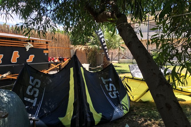 Complete rental of kitesurf equipment - The Stagnone water: calm-area comfort with a real safety bar