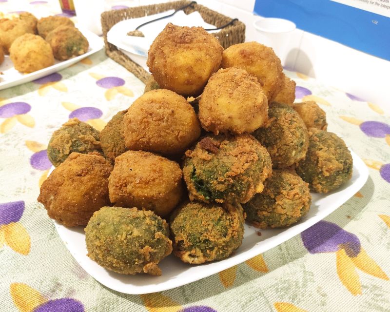Cooking Class Arancini in Catania - Language and teaching style: English support in a small room