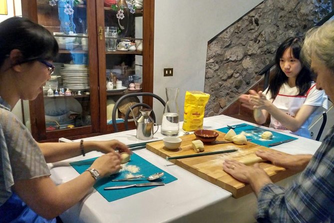Cooking Class with a Chef in Taormina - Wine tasting with your food: what to expect