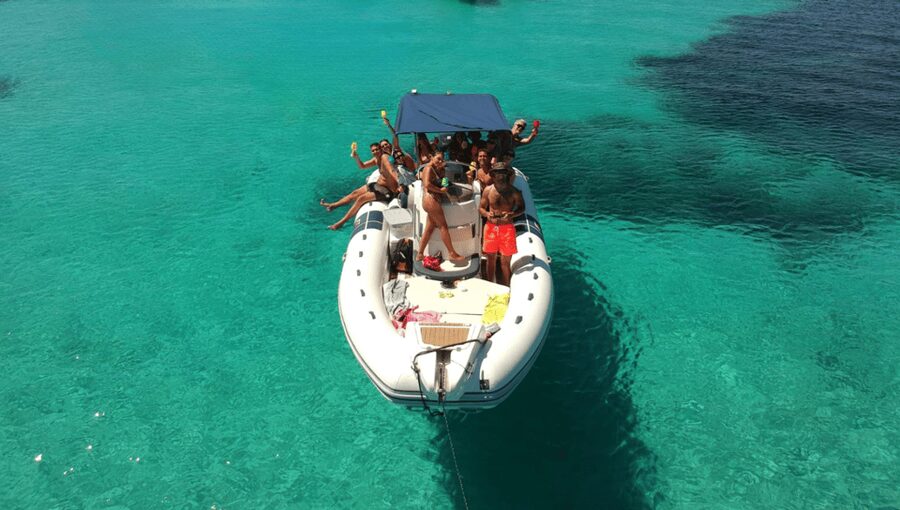 Da Trapani: Escursione alle isole Egadi Favignana & Levanzo - Reaching sea caves and coves that bigger boats can’t