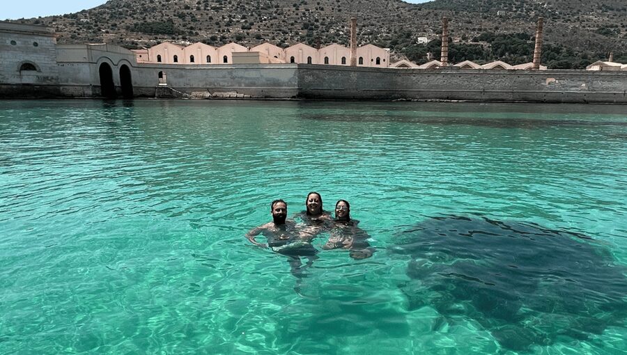 Da Trapani: Escursione alle isole Egadi Favignana & Levanzo - Onboard food and drinks: where your money turns into comfort