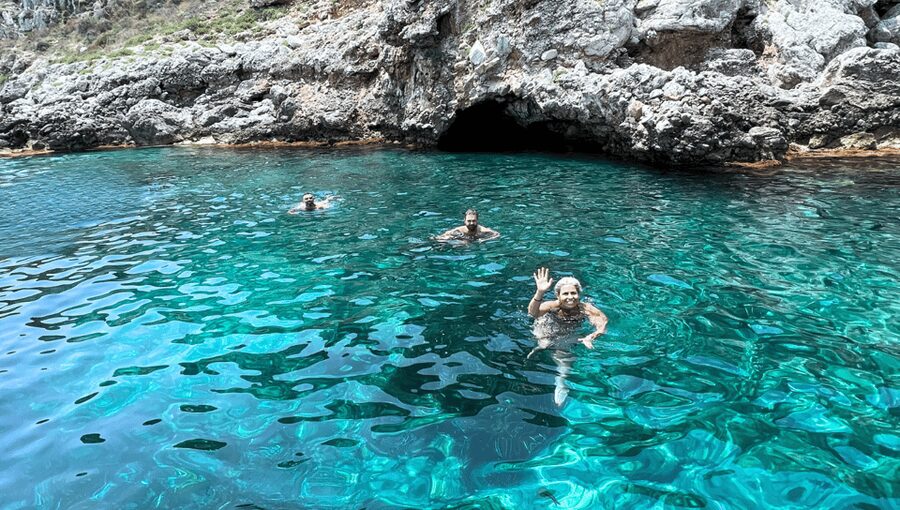 Da Trapani: Escursione alle isole Egadi Favignana & Levanzo - The Favignana swim circuit: from Cala Rossa to Cala Rotonda