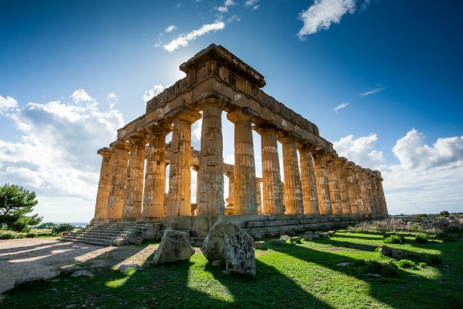 Deluxe SicilyTaormina and Savoca Tour from Messina Cruise Port - Taormina’s Corso Umberto: Free Time Done Right