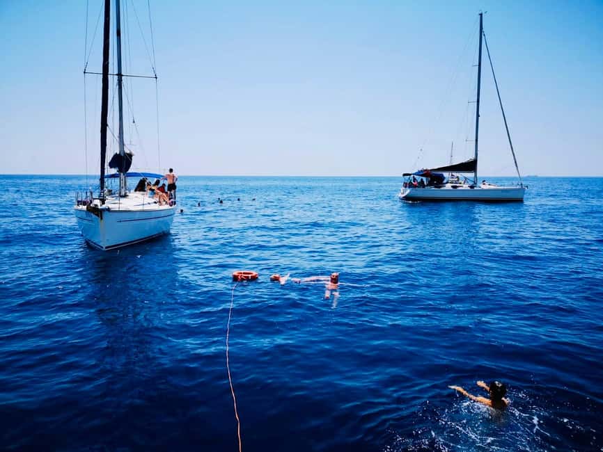 Discover the magic of sailing: a boat tour in Catania - Quick hits: what you’ll notice first