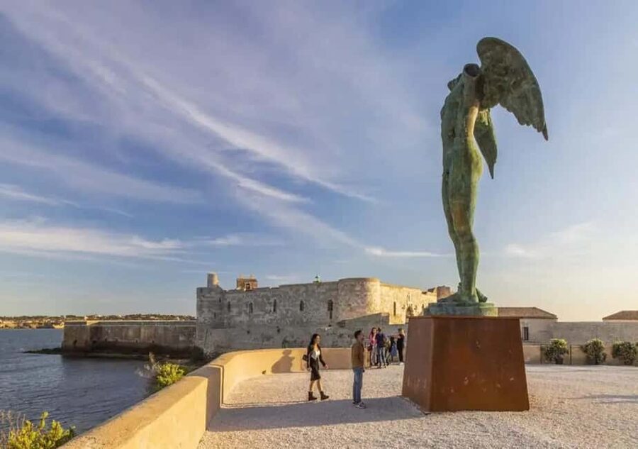 Discover the wonders of Ortigia: a Tuk-Tuk tour through history and the sea. - Key highlights to look for before you book
