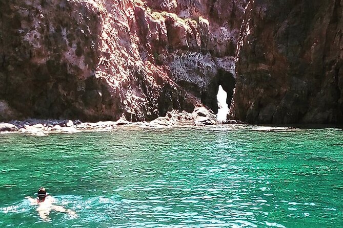 Discovering Lipari by boat (Private tour) - What’s included onboard: towels, snorkeling gear, drinks, and snacks