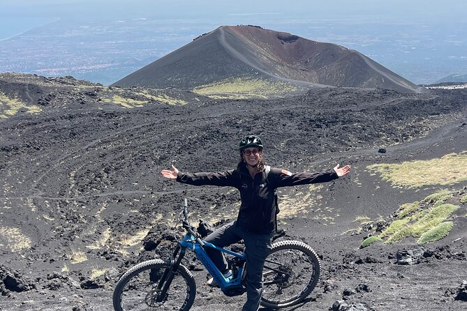 E-bike excursion on Etna - Stops, drinks, and picture time at the high point