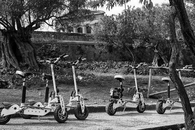 Electric scooter tour inside the Valley of the Temples Agrigento - Riding it safely: bumpy paths, headphone walkers, and crowd logic