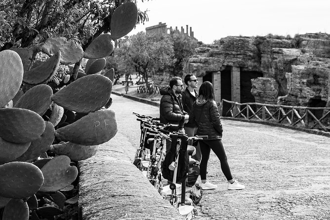 Electric scooter tour inside the Valley of the Temples Agrigento - Guide commentary vs audio guide: the best pairing for making sense fast