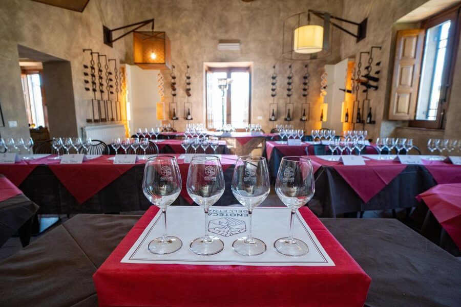 Enoteca dell'Etna: Iemu Spizzicannu Tasting - Oil Tasting on Etna: From Evo Nocellara to Myetna Flavored Oils