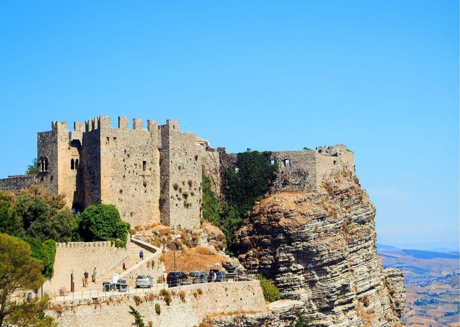 Erice and Segesta Multi-Language Tour from Palermo - Meeting point at Piazza Ruggero Settimo 15: the logistics that matter
