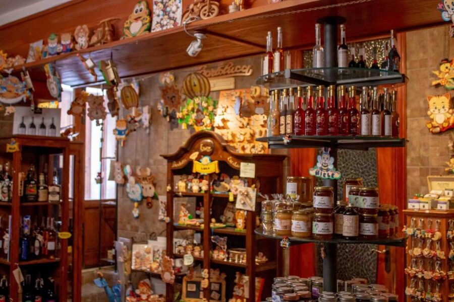 Erice: degustazione di prodotti tipici siciliani - Marsala wine and limoncello: how to taste without overdoing it