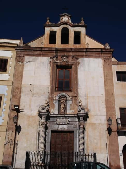 Esoteric and mysterious Palermo, The mysteri of Beati paoli - Starting in Via dei Benedettini: where the story begins