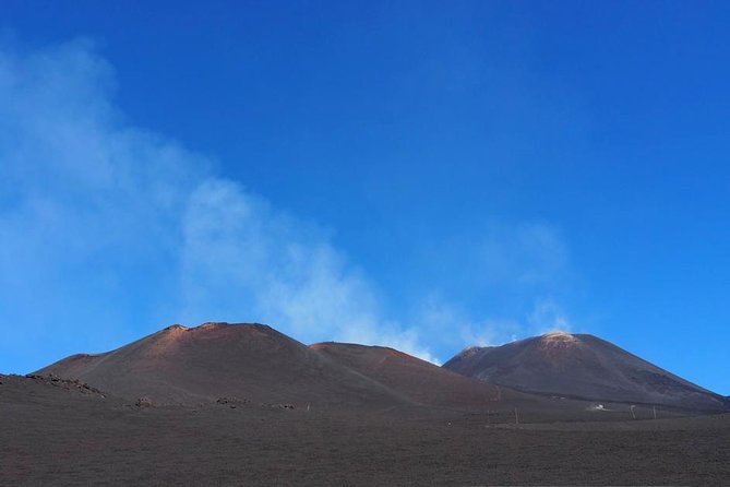 Etna 3000 from the south with Cable Car and trekking – Morning or Afternoon - The on-foot core: Pian del Lago and the walk over volcanic sand