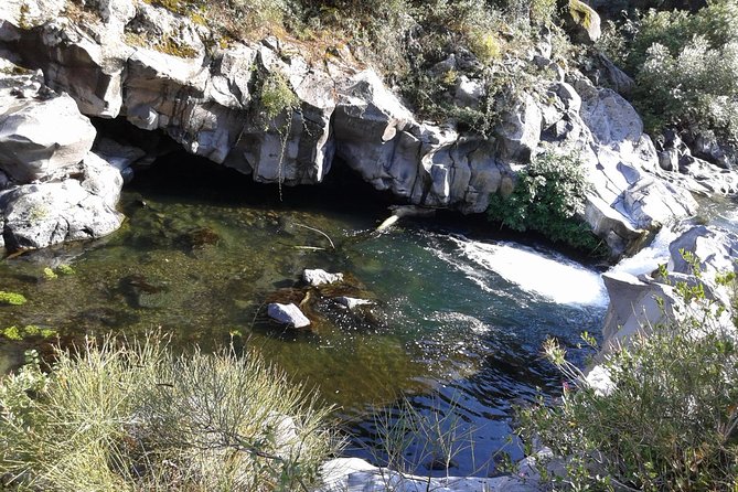 Etna & Alcantara - Gola dell’Alcantara: the basalt cliffs and the riverbed walk
