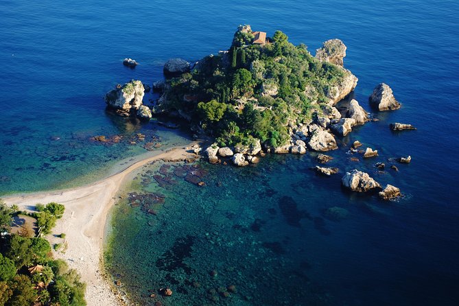 Etna and Taormina (departure from Syracuse area) - Silvestri Craters at about 1,900 m: what you’ll do and what to wear