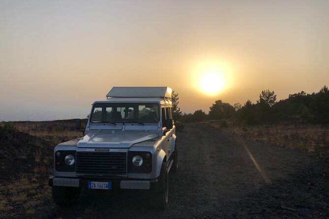 Etna at sunset - 4x4 tour with Sicilian sweet aperitif - Meeting at MontataGrande in Trecastagni and riding in comfort