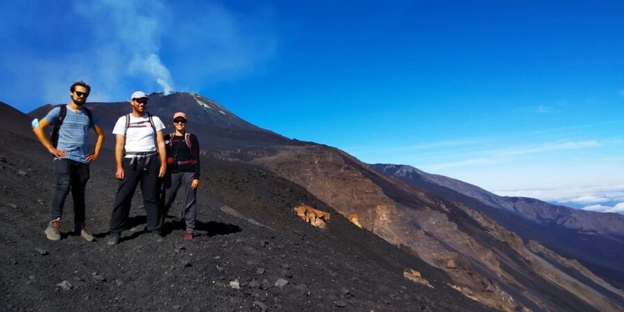 Etna: hiking to a stunning viewpoint over Valle del Bove - The Etnean tasting: why the ending matters more than you think