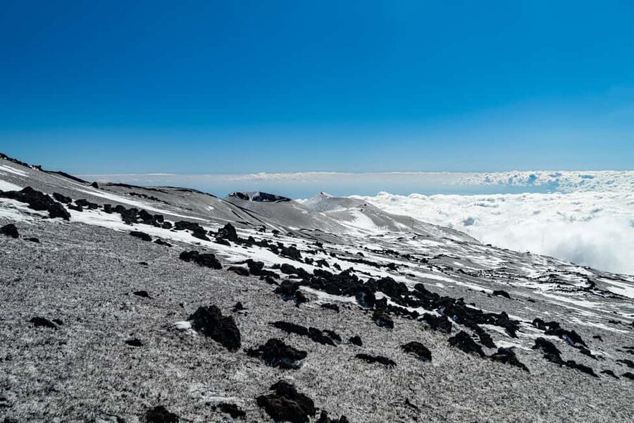 Etna: hiking to a stunning viewpoint over Valle del Bove - Starting at Piazzale Rifugio Sapienza: when the hike starts feeling real