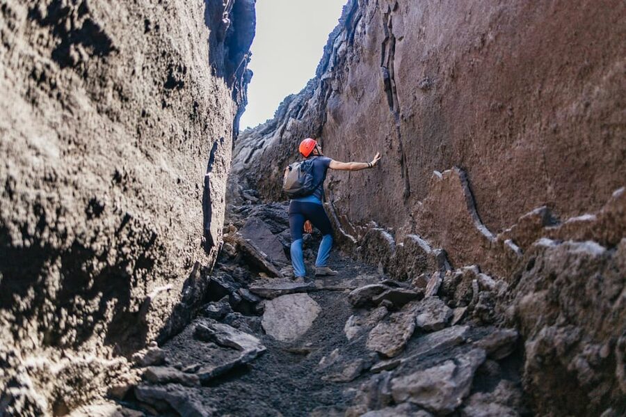 Etna: summit craters trekking with volcano guide 3350mt - Summit craters on Etna: what makes this hike feel worth it