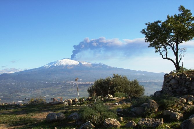 Etna: Trekking to the summit craters at 3,340 meters - The photo break: how to get the shot without slowing the hike too much