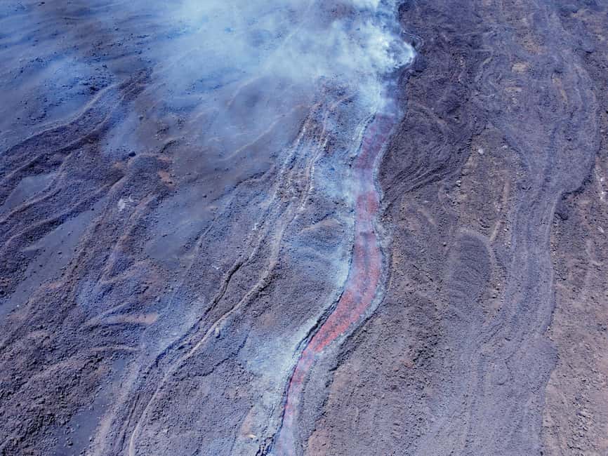 Etna: Trekking to the summit craters at 3340 meters - Starting at Rifugio Sapienza: the route that gets you to real Etna fast