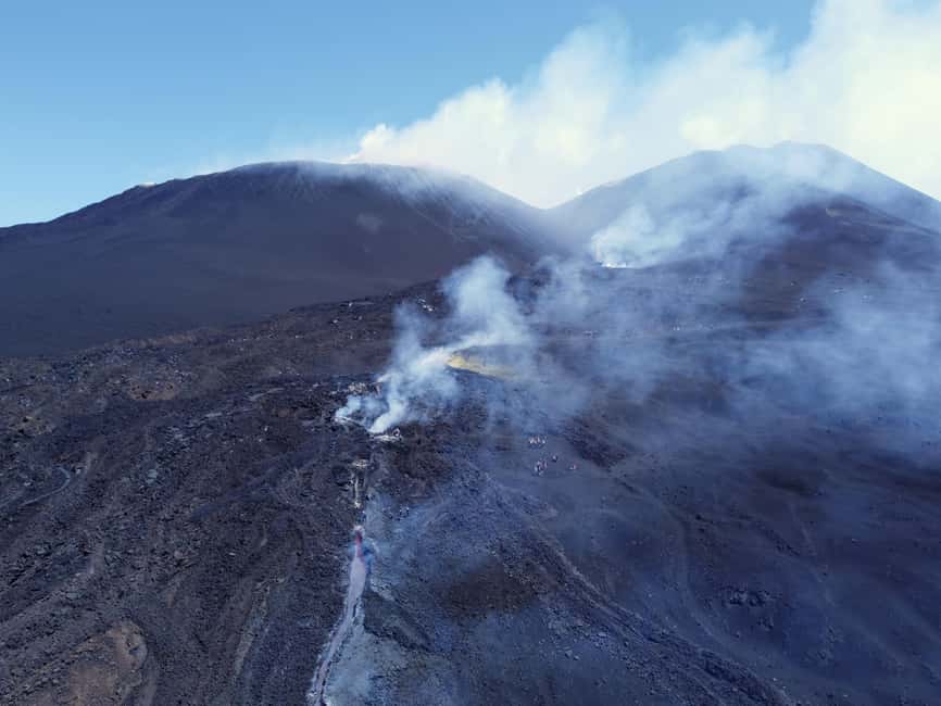 Etna: Trekking to the summit craters at 3340 meters - Southeast crater and crater-edge descending: views with a countdown