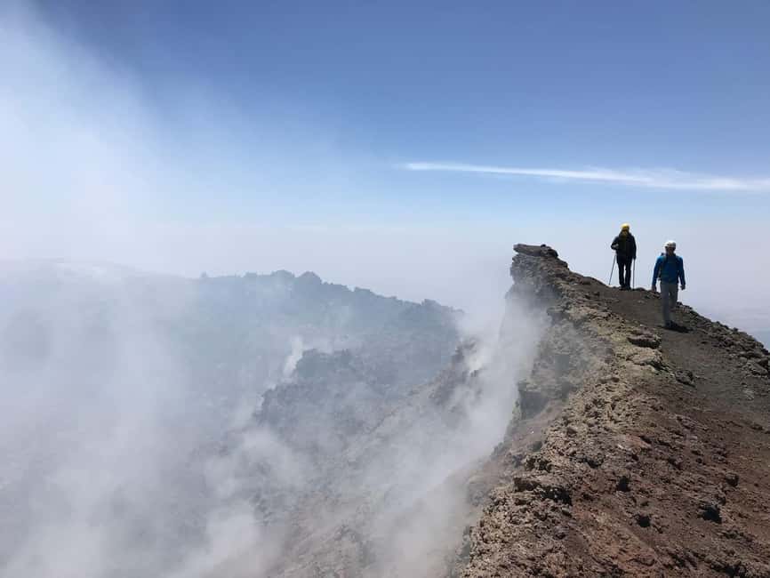 Etna: Trekking to the summit craters at 3340 meters - Lunch around 3000m: fueling for the rest of the volcanic walk