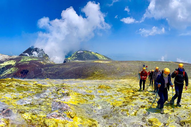 Etna - Trekking to the summit craters (only guide service) experienced hikers - The summit hike from 2,960 m: four main craters and a route that changes