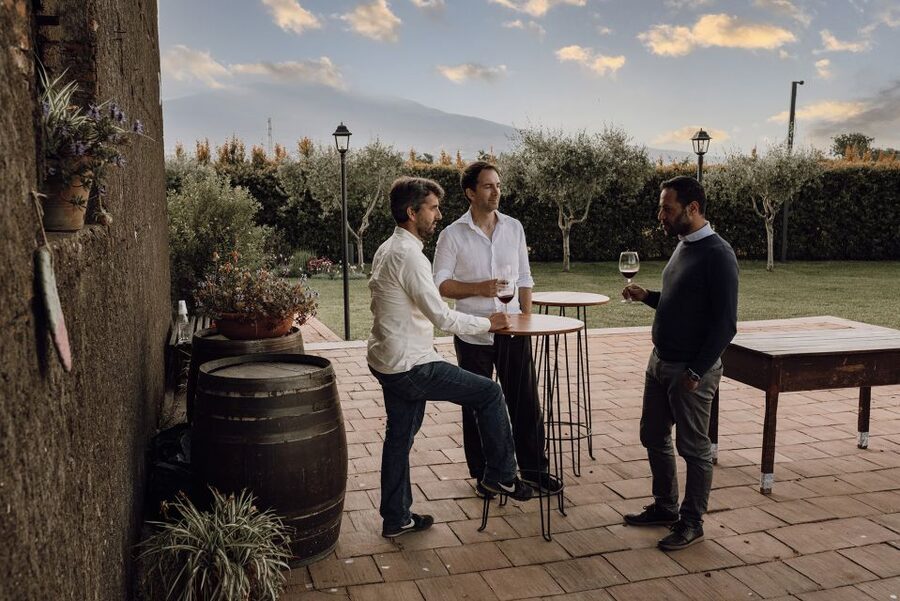 Etna Urban Winery, Vineyard Walk & Sunset Tasting Dinner - The tasting dinner: 4 Etna wines with chef Leonardo tapas and a main course