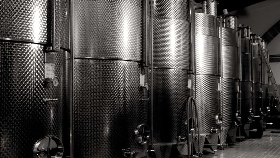 Evening tour of a historic winery and wine tasting with Sicilian cuisine - Who This Evening Tour Works Best For