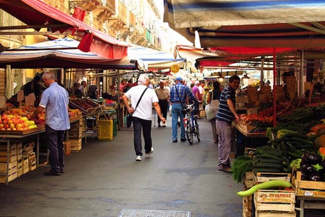 Excursion HALF DAY- Syracuse Greek Theatre and the island of Ortigia. - Stop 2: Ortigia streets and three big anchor sights