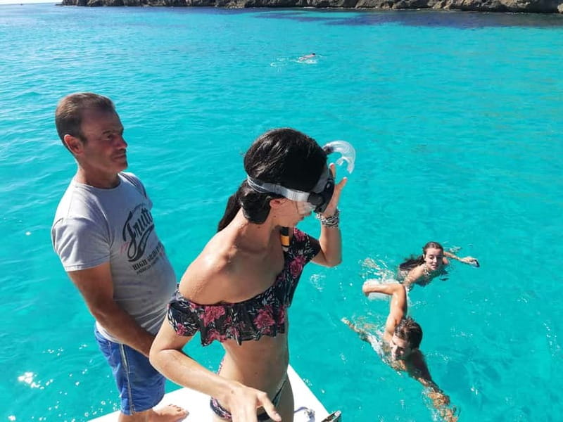 Favignana and Levanzo Boat Cruise with Lunch - Levanzo dock time: how to use your island break