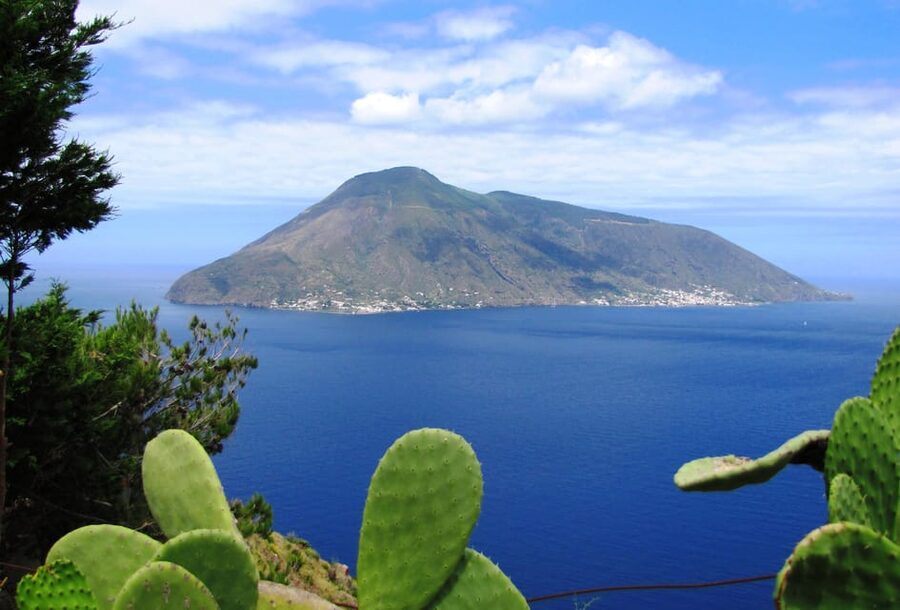 From Capo D'Orlando: Lipari and Vulcano Tour with Boat Trip - Logistics reality check: meeting point clarity and dock stress