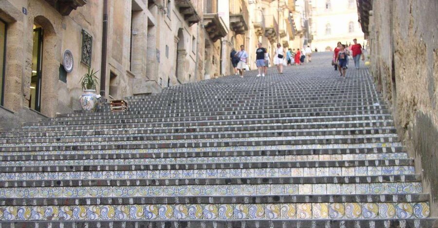 From Catania: Caltagirone & Piazza Armerina Tour with Brunch - A 9-hour loop from Catania: what you actually get